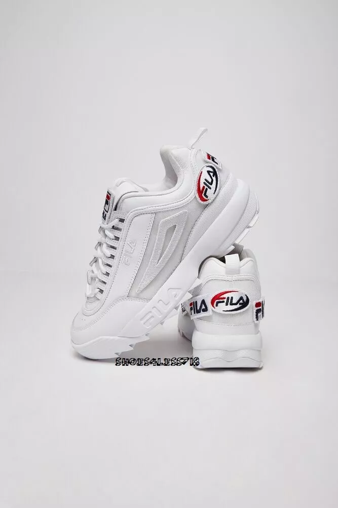 WOMENS CLASSIC FILA DISRUPTOR 2 PATCHES PREMIUM CROSS TRAINING SNEAKER