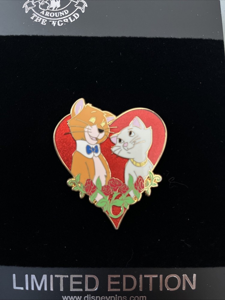 Rare Disney shopping pin Aristocats ￼ Limited Edition 250 Duchess And o’Malley