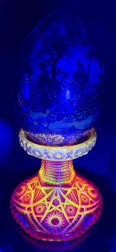 Vintage Asian Art Satsuma Egg Porcelain Gold Moriage UV GLOW Glass Pedestal - Picture 8 of 24