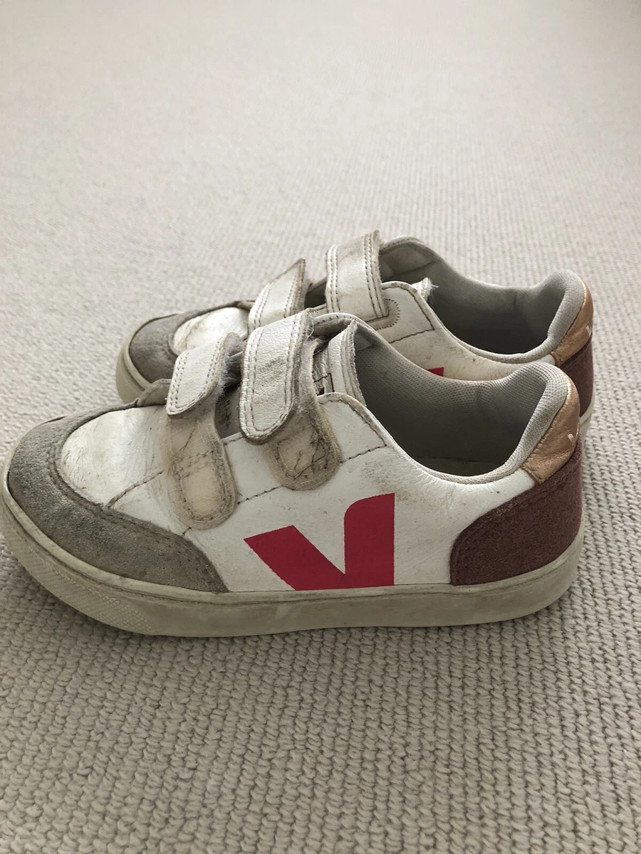 Veja v12 deals pink