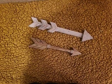 Wall Decor 2Pcs Rustic Wood Sign Pediments Dark Wooden Arrows Farmhouse Ornament