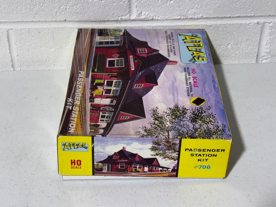 Atlas 706 Vintage Original HO Passenger Train Station Building New on Tree NOS - Image 2 of 4
