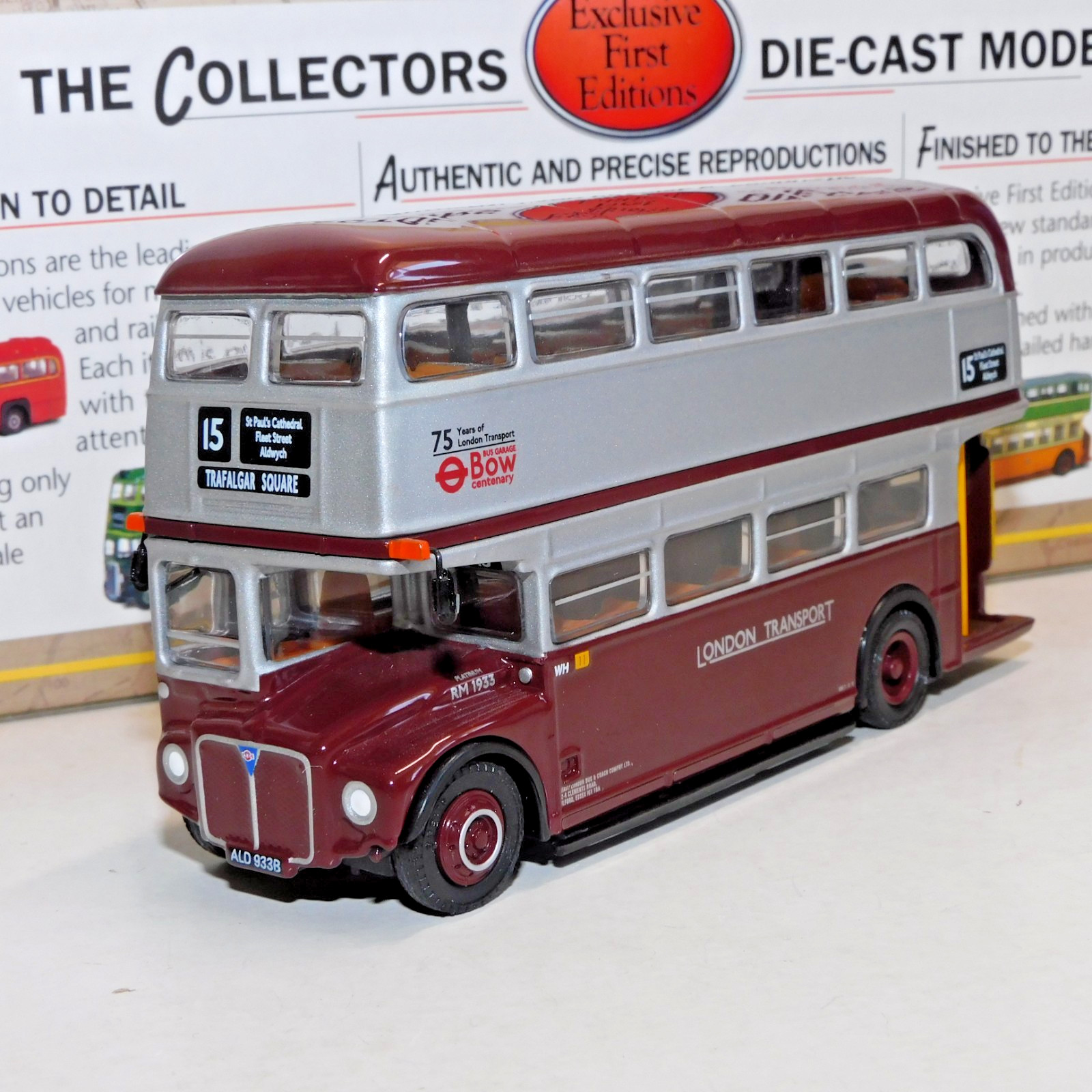 EFE ROUTEMASTER BUS EAST LONDON PLATINUM ROUTE 15 TRAFALGAR SQUARE 1/76 31505