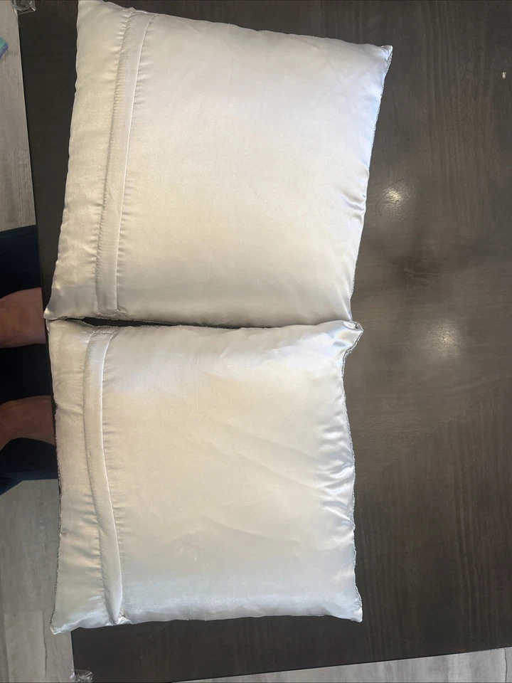 "Juego de 2 almohadas decorativas con lentejuelas grises y plateadas de 14""x14""" Foto 2 de 2