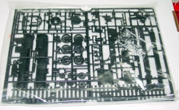 Ceji REVELL 1/87 HO Scale : BAUREIHE 18 505 & Tender T 38 Model Kit #2167 - Image 3 of 4