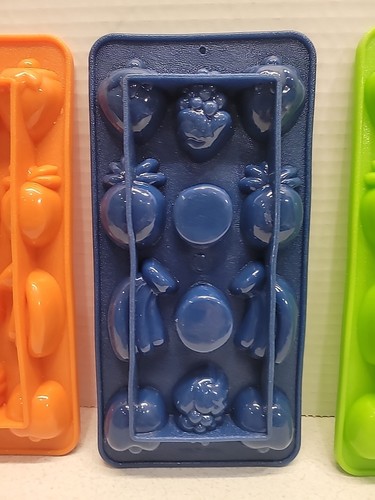Silicone Fruit Molds Set Of 3 Banana Strawberry Apple 4" x 8.5" - Picture 7 of 11