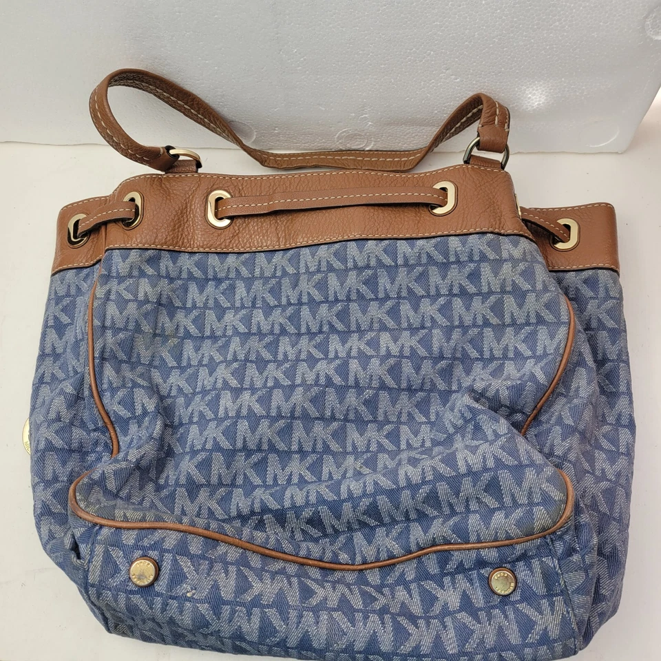 Bolso de Mano Michael Kors Marina Grande con Cordón (Caqui Oscuro) Foto 3 de 4