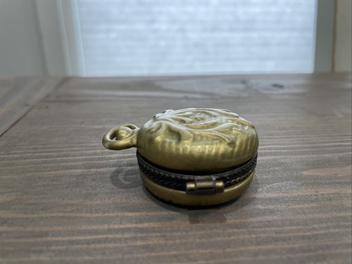 Vintage Brass Pill Box Hinged - Pocket Watch Style 2” - Picture 4 of 11