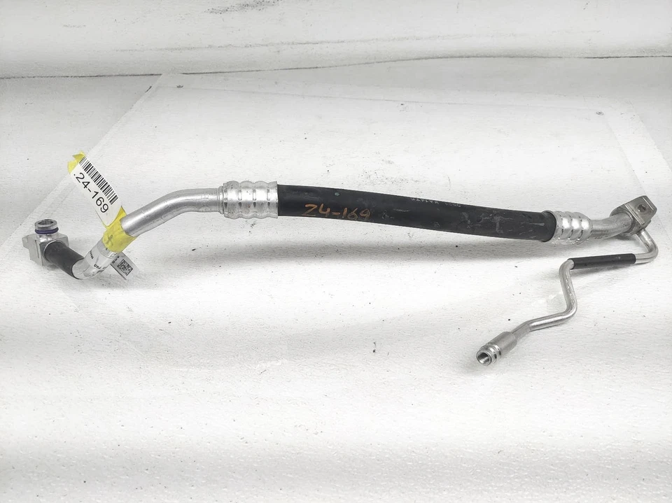 Tubo de manguera de presión de aire acondicionado superior trasero Audi A4 Quattro 2017-2023 8W1-816-740 Foto 2 de 4