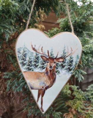 Herz zum Aufhängen Wald Rentier und Hirsch Szene Weihnachtsdeko Schnee Hirsch
