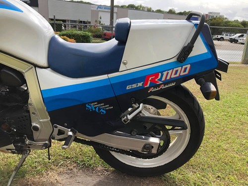 Suzuki GSXR 1100 G 1986 - Picture 11 of 18