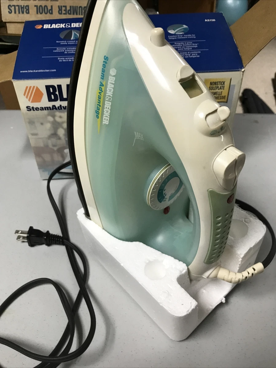 BLACK+DECKER Blue Auto-Steam Iron (1200-Watt) in the Irons department at