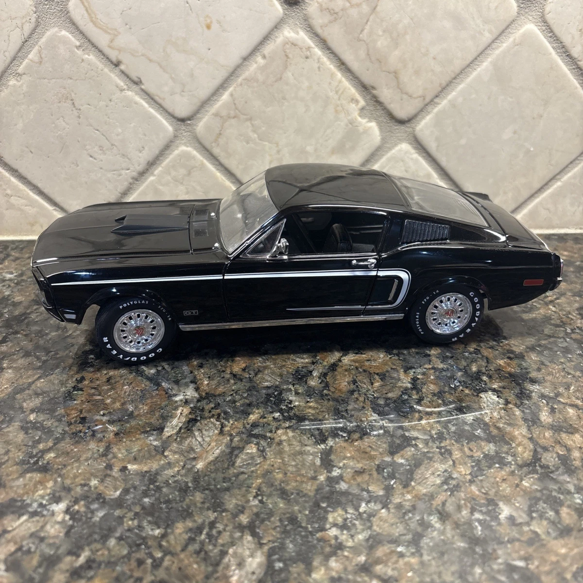 Ford Mustang GT 1:18 Scale Contemporary Manufacture Diecast Cars