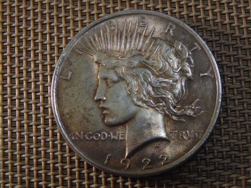 1 - SILVER PEACE DOLLARS  AU/UNC. -  1922 - AUTHENTIC AMERICAN SILVER COIN