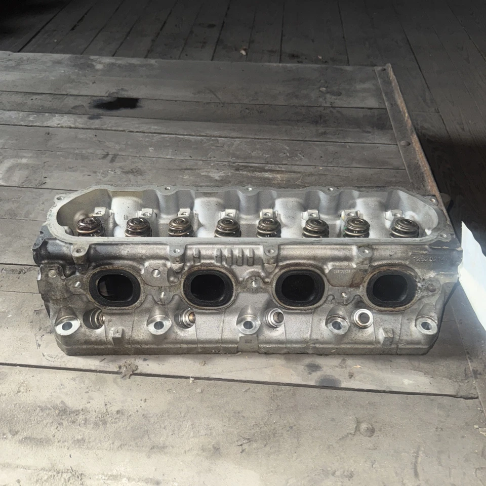 Chevrolet Silverado 1500 2014-2021 montaje culata motor 12677841 OEM Foto 3 de 4