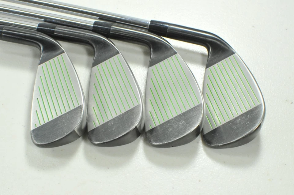 Bombtech 4.0 黑色 4-PW 铁杆套装常规硬度右钢 # 205566 — 第 4/4 张图片