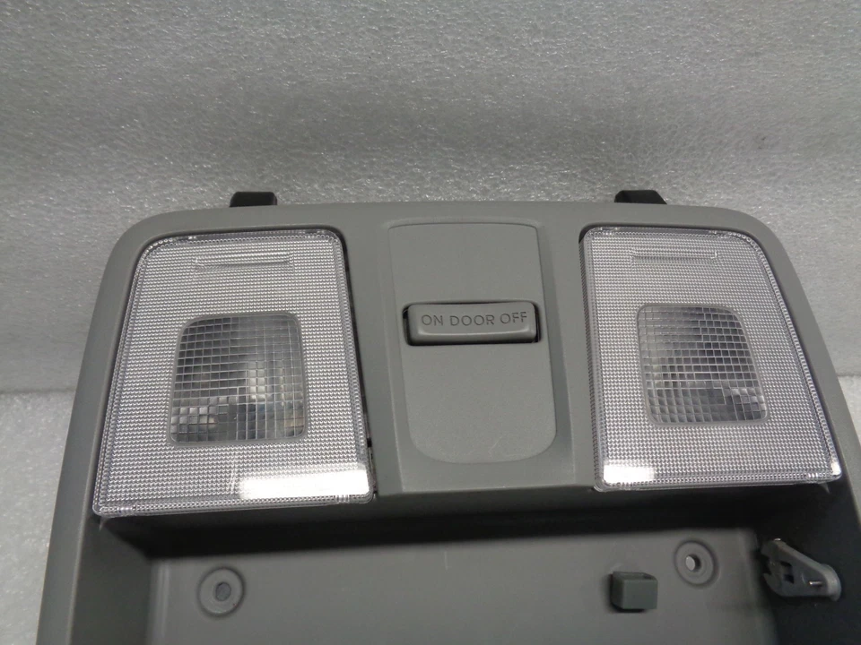 DK90135 2012-2017 HYUNDAI ACCENT UPPER OVERHEAD DOME LIGHT LAMP GRAY OEM - Image 3 of 4