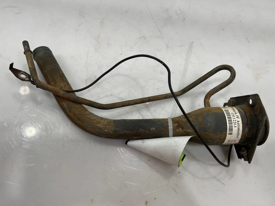 04-08 Chevy Colorado Conjunto de cuello de llenado de combustible OEM 25797163 Foto 3 de 4