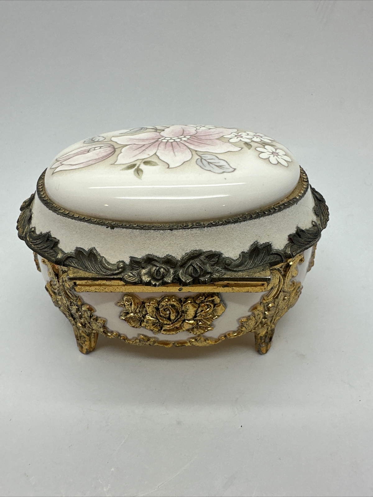 VINTAGE MELE JAPAN FOOTED OVAL MUSIC TRINKET JEWELRY BOX eBay