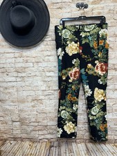 Chicos Dark Floral Pull-on Slimming Pants Size 1  S  8