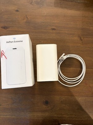 Apple AirPort Extreme A1521 3-Port Gigabit Wi-Fi 802.11 AC Router ME918LL/A