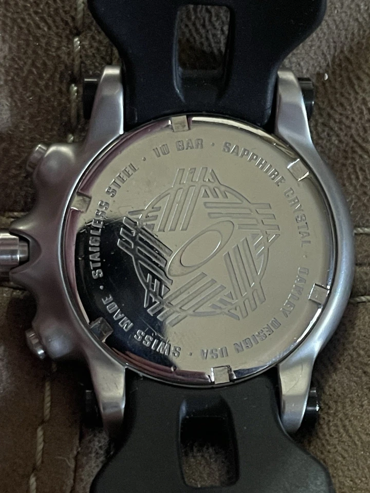 Reloj Oakley Holeshot esfera negra caja de acero inoxidable cronógrafo movimiento suizo Foto 2 de 4