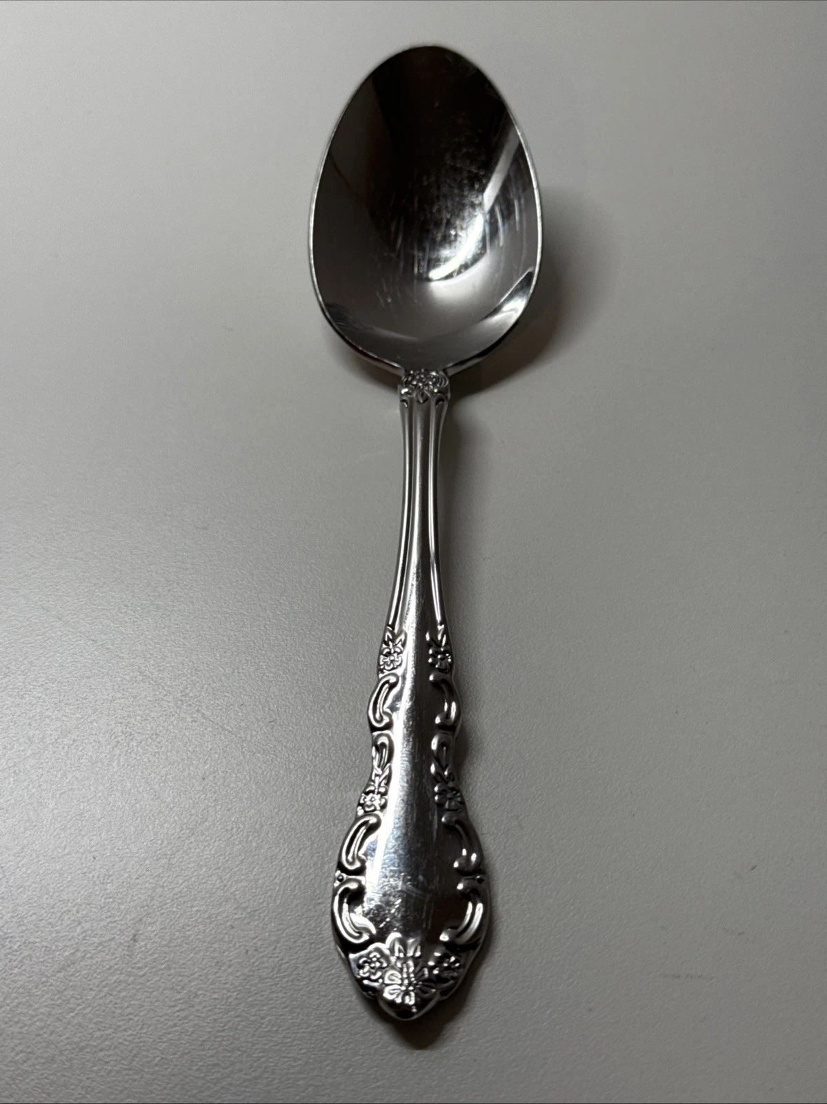 Oneida Exeter Stainless 18/10 Serving Spoon 8 1/2”