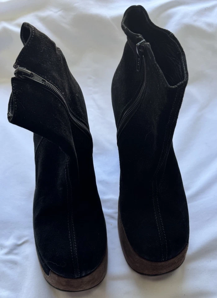 Vintage Large Platform Shoes Italy 38 Black/Brown Suede 5” Heel Brass Plum Shoes - Image 3 of 4