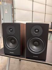 Dynaudio Emit 20 Bookshelf Speakers - Pair - Walnut Wood