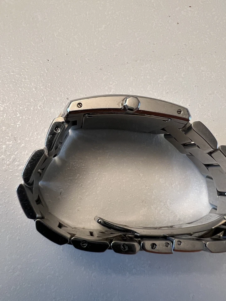 Reloj pulsera Movado Eliro para hombre rectangular esfera negra acero inoxidable Foto 3 de 4