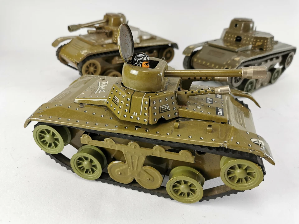 Serbatoio Joustra n. 10 3x carri armati litografati - Immagine 3 di 4