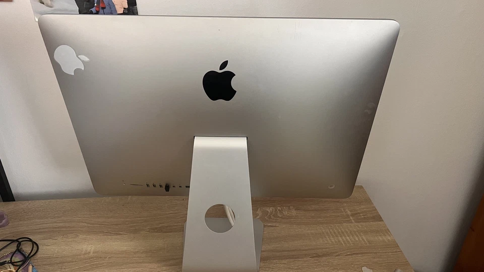 Apple iMac 21.5in All-in-One Desktop - MK442LL/A (Late 2015) Clean. - Image 3 of 4