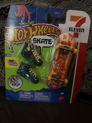 Hot Wheels Skate 7-11 7-Eleven Food Style Playin' Ketchup Big Bite Hot Dog