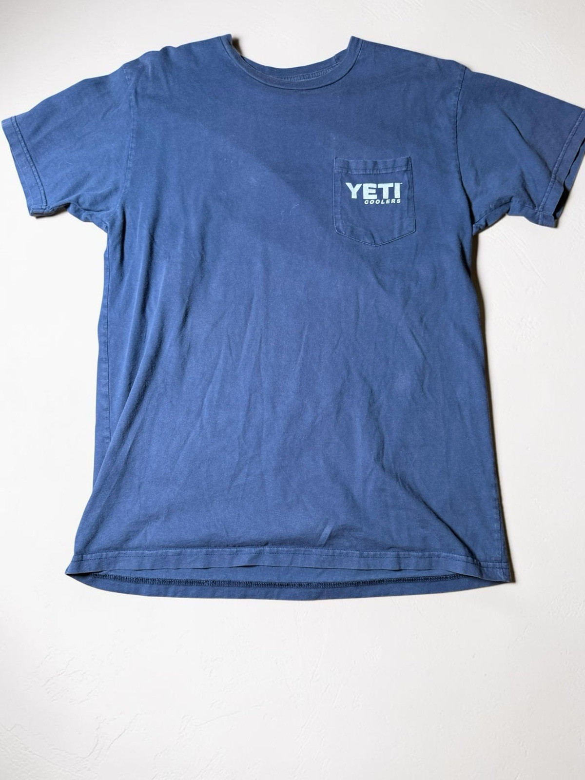 YETI Blue Graphic Logo Tee L Men's Cotton Knit Crew Neck Pocket T-Shirt