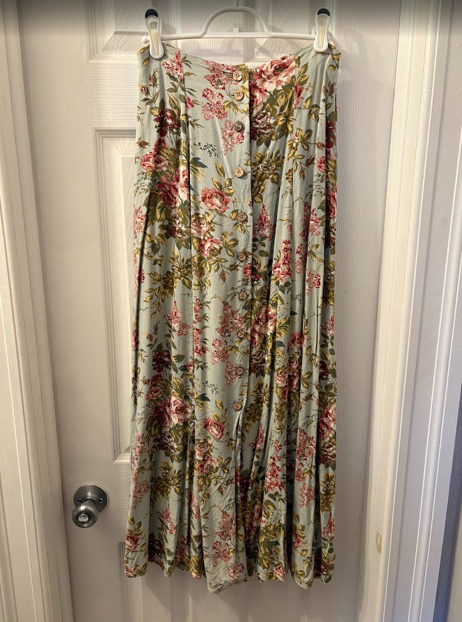Vintage floral button front maxi skirt - size 4 - turquoise with pink roses