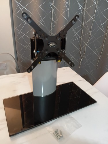 AVF 40229 Verstellbarer Neig- und Drehtischständer für bis zu 32 Fernseher - Schwarz/Silber