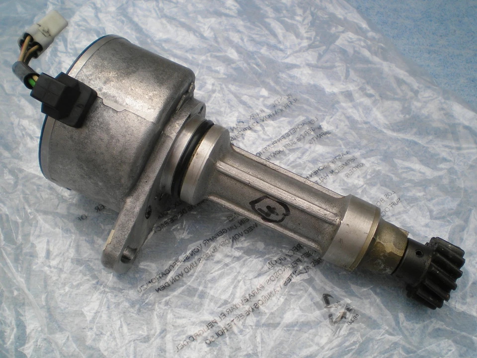 MAZDA RX7, Series 4 & 5, FC1031/2, FC3S, 1985-91, CRANK ANGLE SENSOR (Dizzy). - image 2 of 4