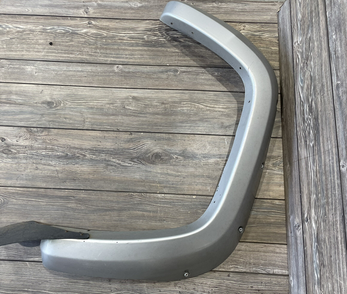 02 03 04 JEEP LIBERTY RENEGADE FENDER FLARE FRONT DRIVER SIDE LEFT OEM