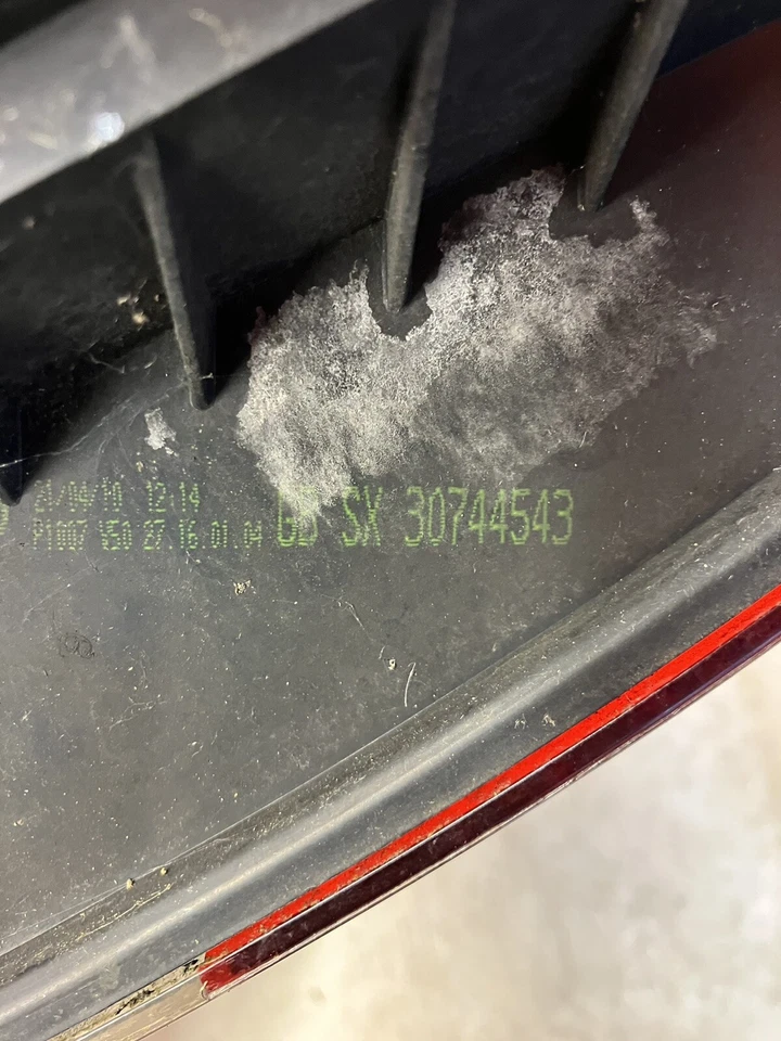 Volvo V50 Nearside, luz trasera para pasajeros, 2004, 30744543 Foto 3 de 3