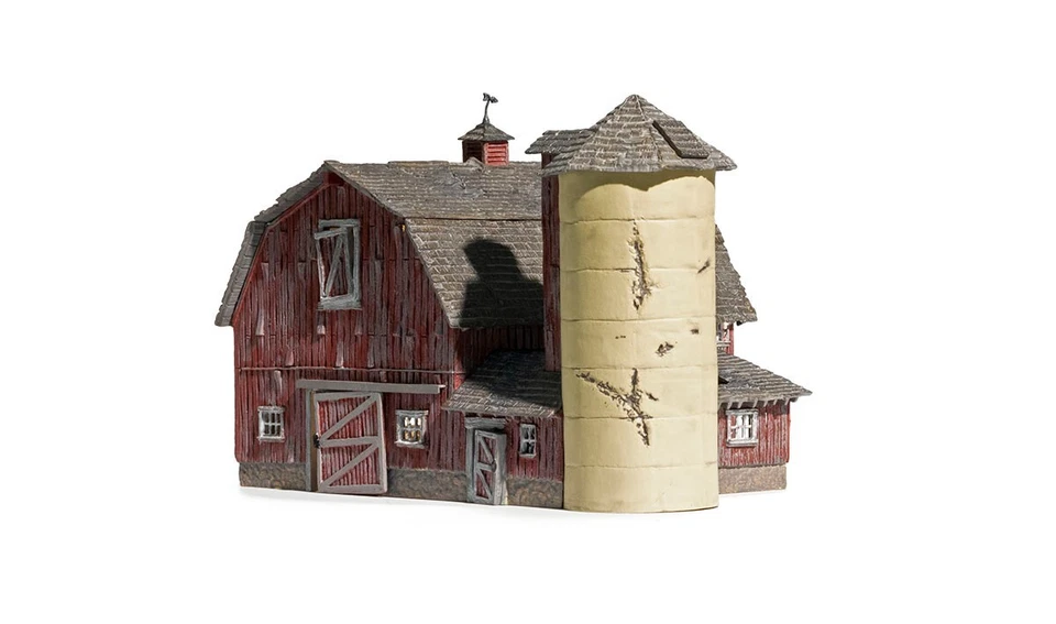 Woodland Scenics HO Scale ~ Built & Ready With LED ~ Old Weathered Barn ~ BR5038 - Image 2 of 4