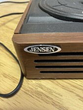 Jensen Mini Turntable/Radio