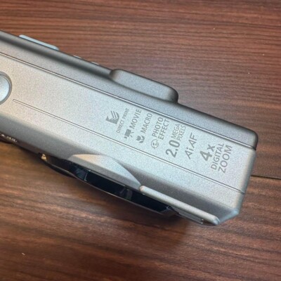 新品同様 動作品 平成レトロ CCD Canon PowerShot A200 Canon PowerShot A200 2.0MP Digital Camera - Metallic Silver