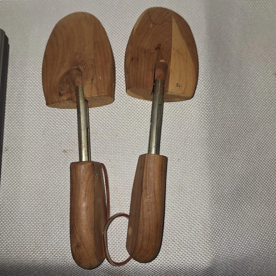 Árboles de zapatos de madera maciza vintage ajustables tamaño 11-12"" dos insertos para zapatos Foto 2 de 2