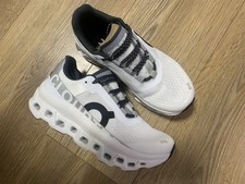 On Cloud Running Shoes size 6