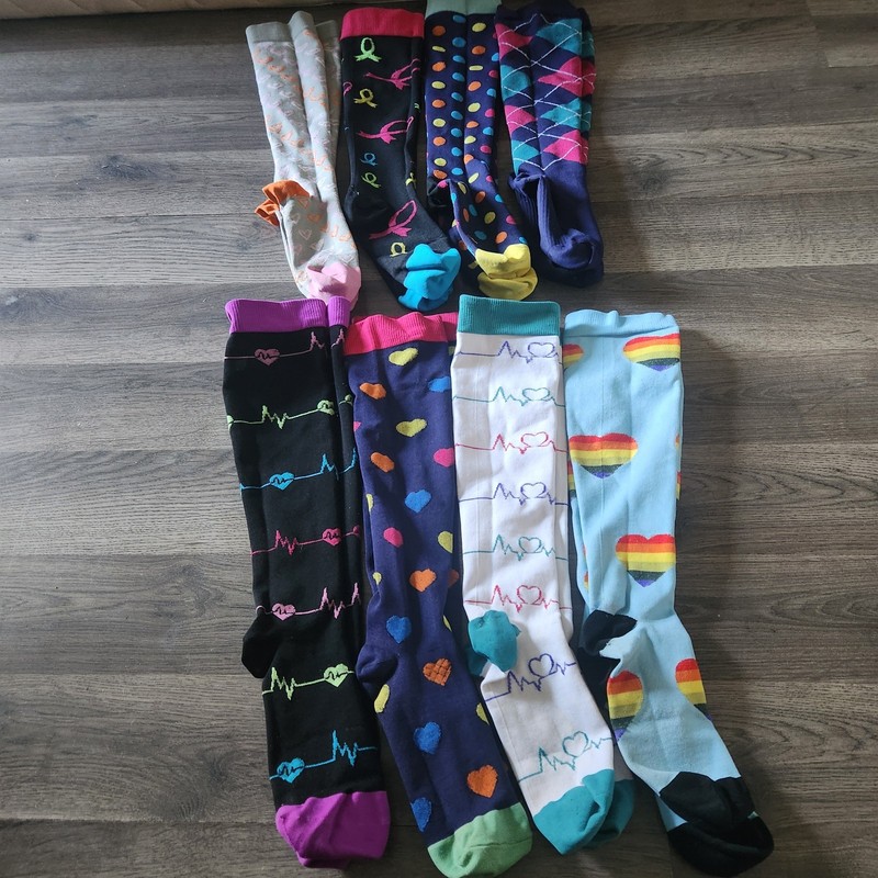 8 Knee High Compression Socks L / XL