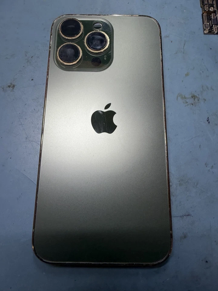 Marco de carcasa original de Apple color dorado/verde para iPhone 13 Pro OEM - LEER Foto 2 de 4