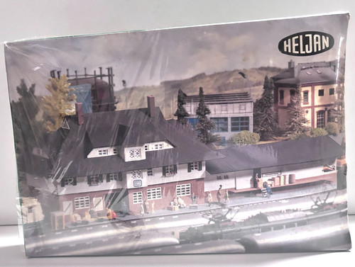 Heljan H0 1756 estación Schönmünzach - EXCELENTE + EMBALAJE ORIGINAL | Zustand: Gebraucht