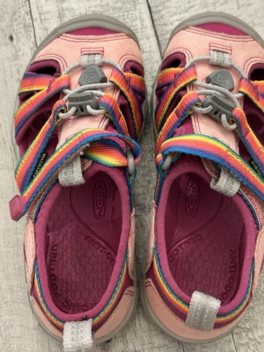Sandalias de agua Keen Seacamp II CNX para niñas talla niños 12 arco iris/festival fucsia - Imagen 4 de 6