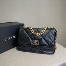 Chanel 19Bag Medium Lambskin Quilted Chain Shoulder Crossbody Bag Black Auth