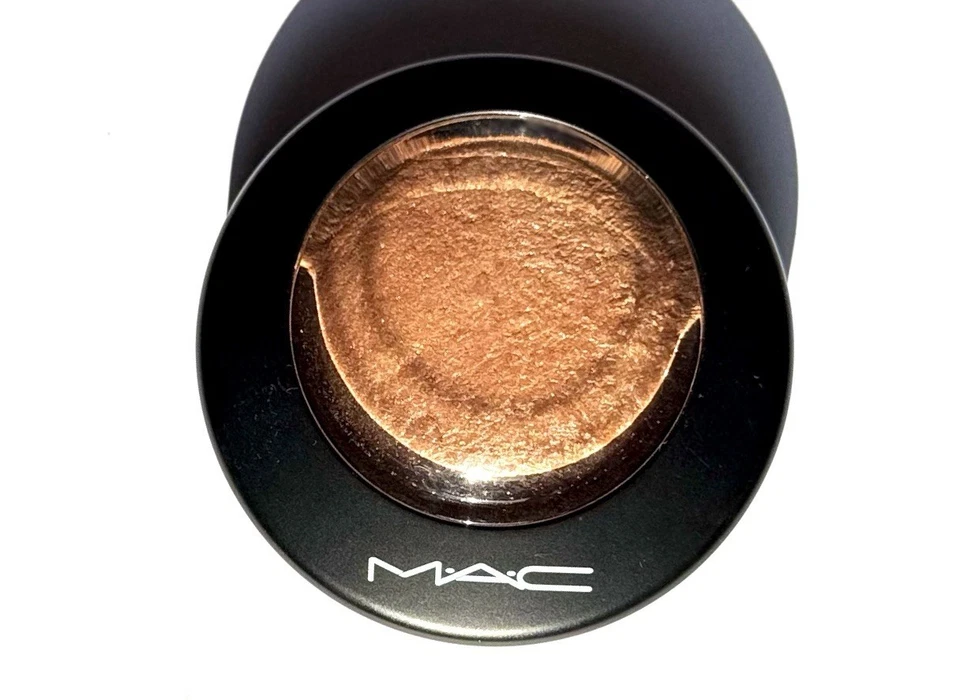MAC Gold Depost Mineralize Skinfinish Poudre De Finition 10g - Bild 2 von 3